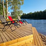 The River House Дом отдыха *